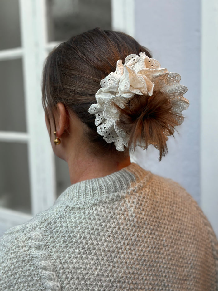 Pico - Lace Scrunchie - Ivory